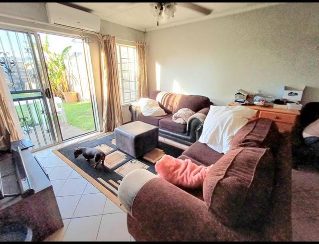 3 BEDROOM TOWNHOUSE FOR SALE IN THE REEDS EXT 9